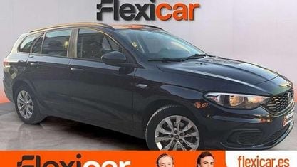 Usado Fiat Tipo Easy 120 CV (88 kW) 2018 Negro Familiar