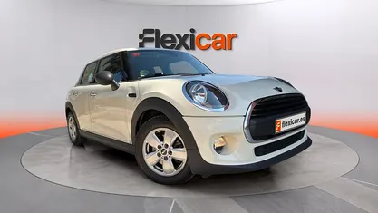 Usado Mini ONE 102 CV (75 kW) 2018 Beige Utilitario
