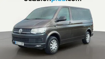 Marrón Usado 2017 VW Caravelle Trendline Monovolumen | 24.065 € (Precio justo)