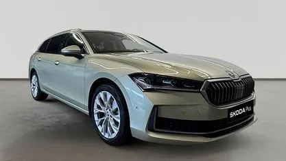 Amarillo Usado 2024 Skoda Superb LAURIN & KLEMENT Familiar | 40.200 € (Precio justo)