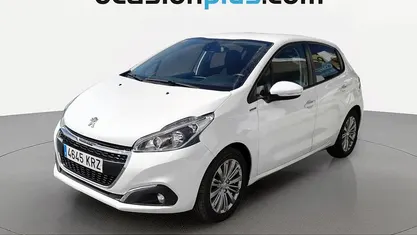 Usado Peugeot 208 Signature Sky 83 CV (61 kW) 2018 Blanco Utilitario