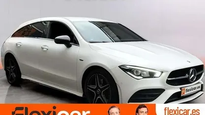 Usado Mercedes CLA200 Shooting Brake 150 CV (110 kW) 2021 Familiar