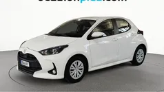 Blanco Usado 2023 Toyota Yaris Active Utilitario | 13.947 € (Buen precio)