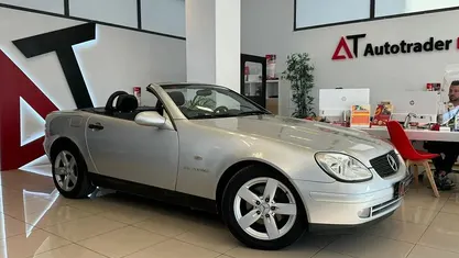 Usado Mercedes SLK230 193 HP (141 kW) 1997 Cinzento Cabrios