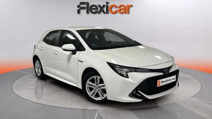 Używany Toyota Corolla Active 122 KM (89 kW) 2021 Biały Hatchback
