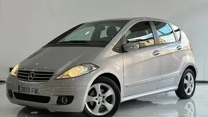 Käytetty Mercedes A180 Avantgarde 109 HP (80 kW) 2007 Harmaa Viistoperä