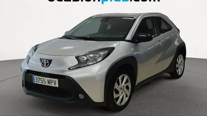 Usado Toyota Aygo X Play 72 CV (52 kW) 2024 SUV
