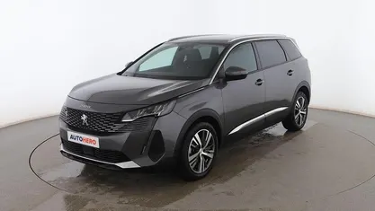 Usado Peugeot 5008 Allure 131 CV (96 kW) 2021 Gris SUV
