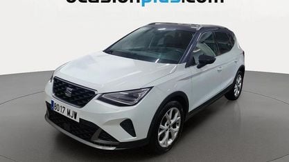 Usado Seat Arona FR 150 CV (110 kW) 2023 Blanco SUV