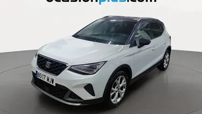 Usado Seat Arona FR 150 CV (110 kW) 2023 Blanco SUV