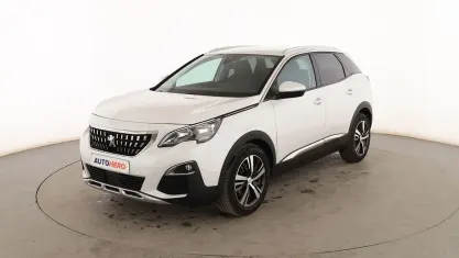 Usado Peugeot 3008 Allure 130 CV (95 kW) 2019 Blanco SUV