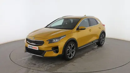 Usado Kia XCeed 120 CV (88 kW) 2020 Dorado SUV