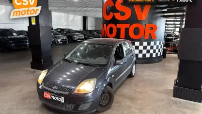 Usado Ford Fiesta Trend 70 CV (51 kW) 2008 Gris / plata Utilitario