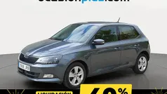 Gris Usado 2016 Skoda Fabia Ambition Utilitario | 8300 € (Precio justo)