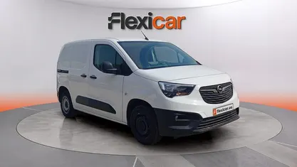 Usado Opel Combo Edition 102 CV (75 kW) 2022 Blanco Monovolumen