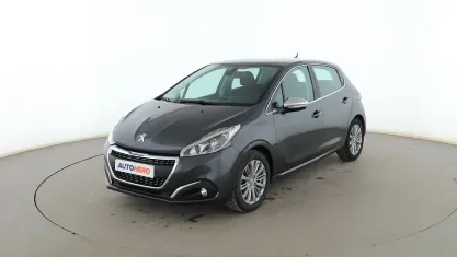 Usado Peugeot 208 Allure 110 CV (80 kW) 2016 Gris Utilitario