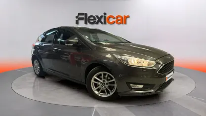 Usado Ford Focus ST-Line 125 CV (91 kW) 2017 Gris Berlina