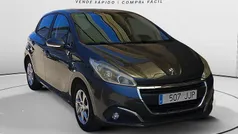Gris / plata Usado 2015 Peugeot 208 Active Utilitario | 6790 € (Precio justo)
