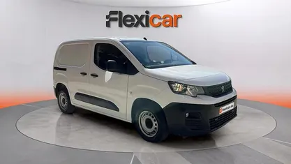 Usado Peugeot Partner Access 100 CV (73 kW) 2021 Blanco Monovolumen
