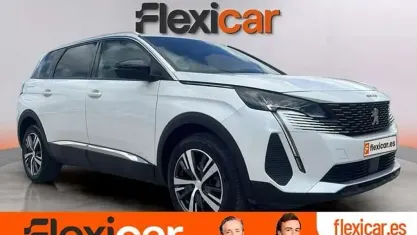 Usado Peugeot 5008 Allure 131 CV (96 kW) 2024 Blanco SUV