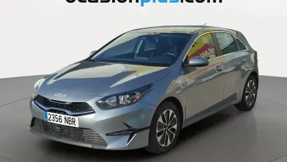 Usado Kia Ceed 100 CV (73 kW) 2025 Gris plata Utilitario