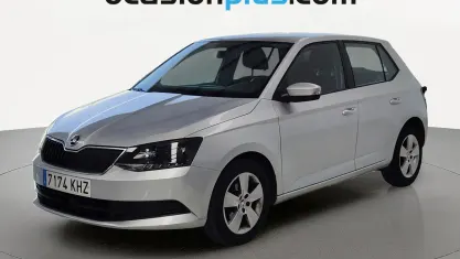 Usado Skoda Fabia Ambition 75 CV (55 kW) 2018 Gris plata Utilitario