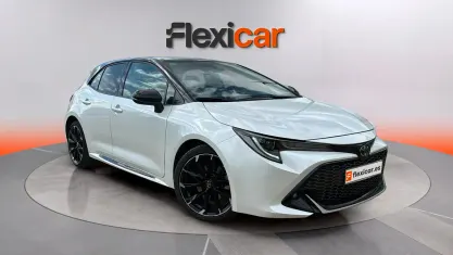 Używany Toyota Corolla Sport 184 KM (135 kW) 2022 Biały Sedan/Limuzyna