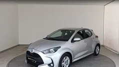 Gris / plata Usado 2021 Toyota Yaris Hybrid Active Berlina | 19.300 € (Precio justo)