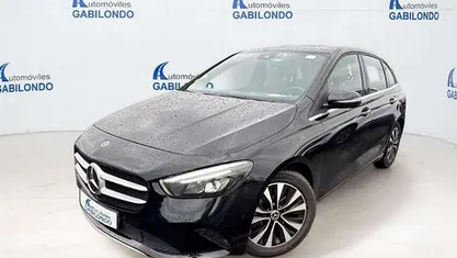 Usado Mercedes B180 116 CV (85 kW) 2021 Negro Monovolumen