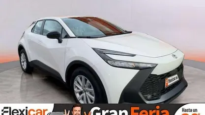 Usado 2025 Toyota C-HR Active SUV | 27.490 € (Buen precio)