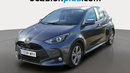 Usado Toyota Yaris Hybrid Active 116 CV (85 kW) 2024 Blanco Utilitario