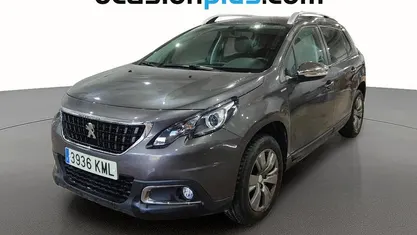 Gris plata Usado 2018 Peugeot 2008 Style SUV | 8910 € (Buen precio)