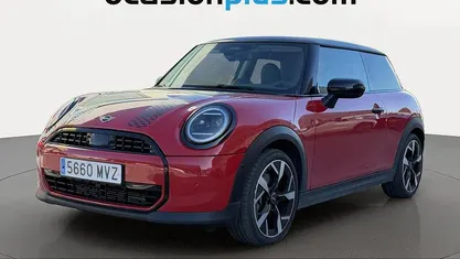 Usado Mini Cooper Essential 156 CV (114 kW) 2024 Rojo Utilitario