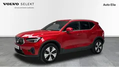 Rojo Usado 2022 Volvo XC40 Core SUV | 34.500 € (Precio justo)