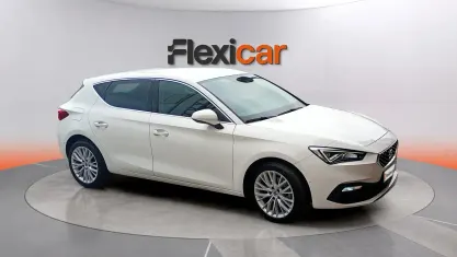 Usado Seat Leon XCELLENCE 150 CV (110 kW) 2019 Blanco Berlina
