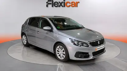Usado Peugeot 308 Style 131 CV (96 kW) 2020 Gris Utilitario