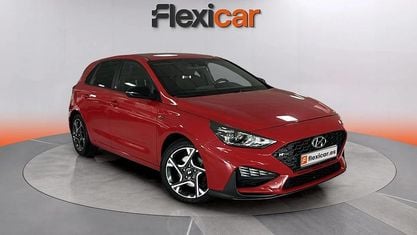 Begagnad Hyundai i30 N Line 120 HK (88 kW) 2023 Röd Sedan