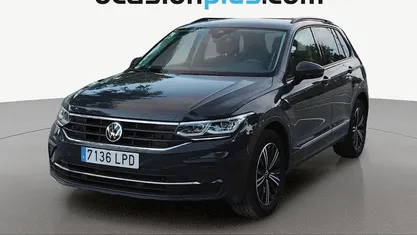 Usado VW Tiguan Life 150 CV (110 kW) 2021 Gris SUV