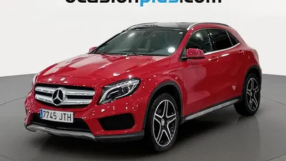 Usado Mercedes GLA220 AMG line 177 CV (130 kW) 2016 Rojo SUV