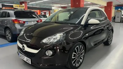 Usado Opel Adam Glam 87 CV (63 kW) 2015 Burdeos Utilitario