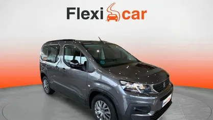 Usado Peugeot Rifter Allure 131 CV (96 kW) 2023 Gris Monovolumen