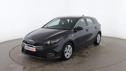 Usado Kia Ceed 120 CV (88 kW) 2023 Gris Utilitario