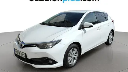 Usado Toyota Auris Hybrid Business Edition 136 CV (100 kW) 2018 Blanco Utilitario