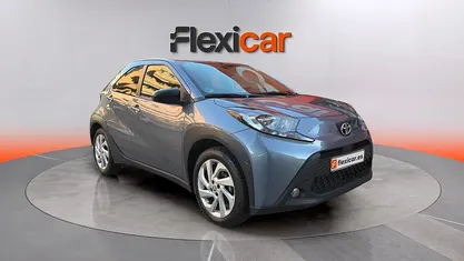 Begagnad Toyota Aygo X 72 HK (52 kW) 2024 Grå SUV