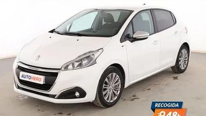 Begagnad Peugeot 208 Style 82 HK (60 kW) 2016 Vit Halvkombi