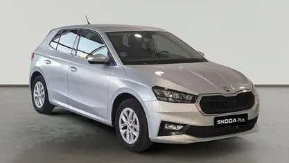 Gris plata Usado 2025 Skoda Fabia Selection Berlina | 19.390 € (Precio justo)