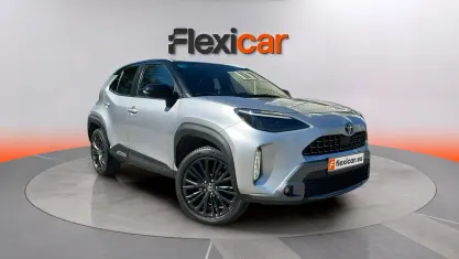 Usado Toyota Yaris Hybrid Active 116 CV (85 kW) 2022 Gris