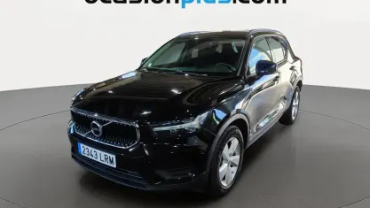 Usado Volvo XC40 Momentum 129 HP (94 kW) 2021 Preto SUV