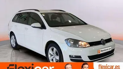 Käytetty VW Golf VII Advance 105 HP (77 kW) 2015 Valkoinen Farmari