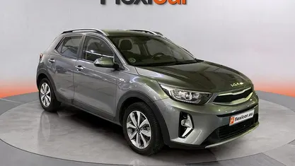 Gris Usado 2024 Kia Stonic SUV | 15.990 € (Precio justo)